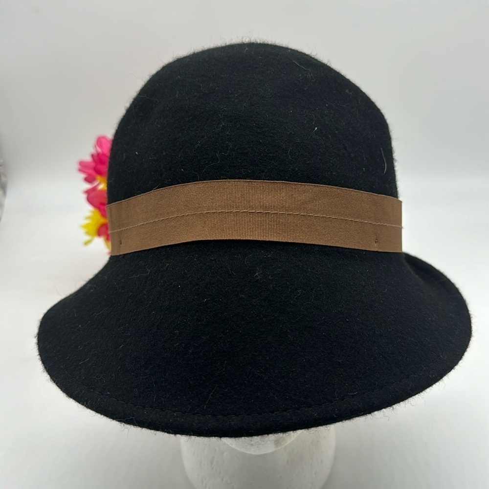Goorin Brother's Fadora Hat with Feather Size Large HT6689